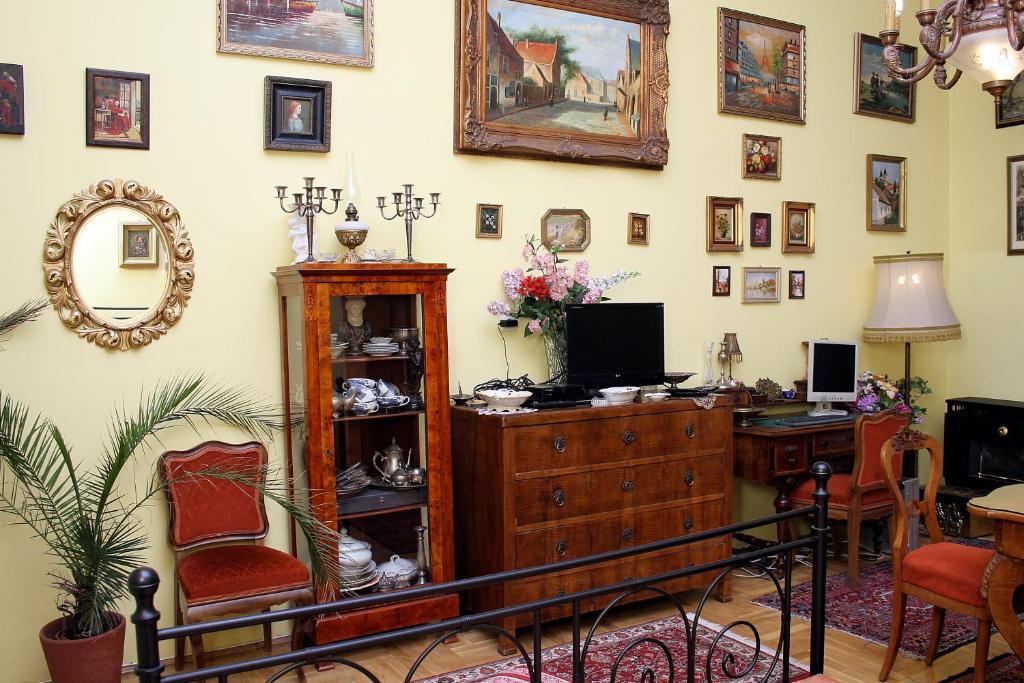Budapest Tourist Apartments - Jozsef Koerut Стая снимка