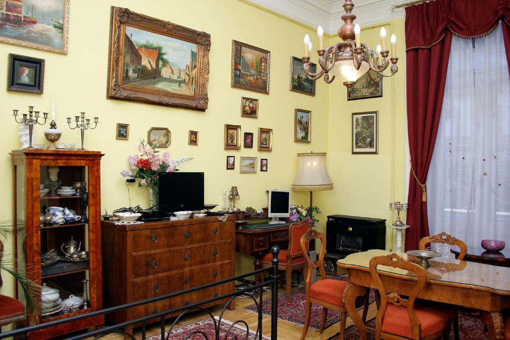 Budapest Tourist Apartments - Jozsef Koerut Екстериор снимка