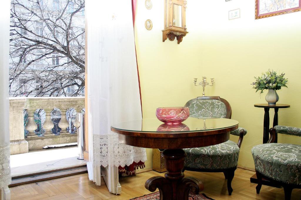 Budapest Tourist Apartments - Jozsef Koerut Екстериор снимка